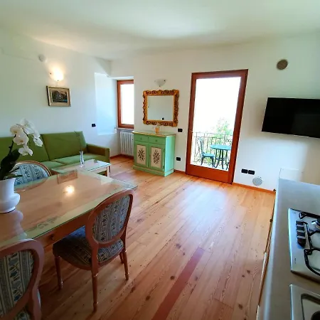 Apartment Domus Incantus Malcesine